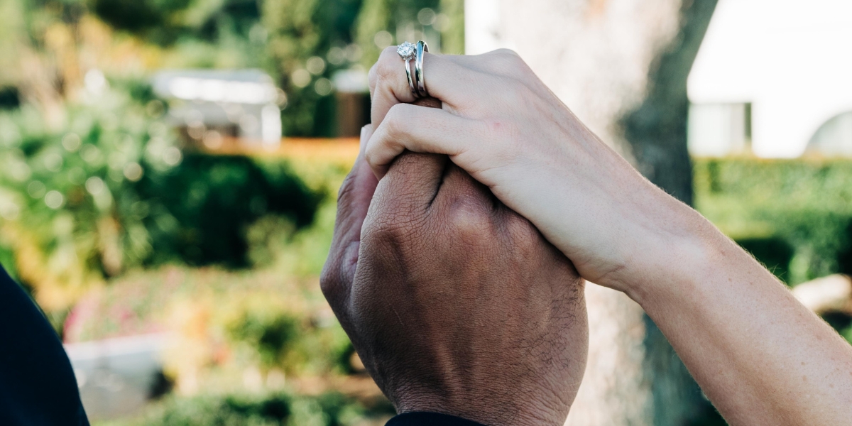 Parella amb anell de compromís - Zapata Joyeros Barcelona